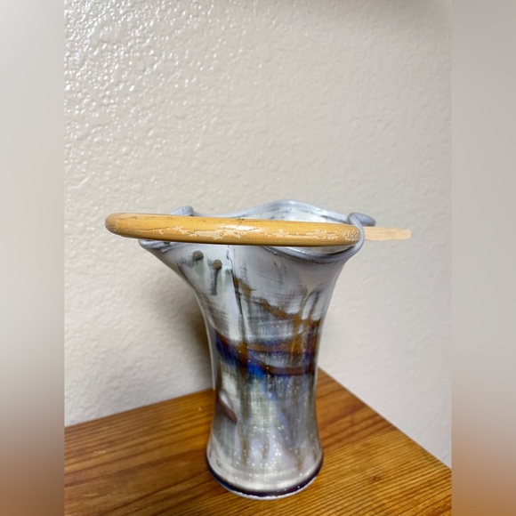 Glazed Ceramic Brown, Blue, Tan, Wooden Handle Decorative Signed Dudley Vase - Picture 13 of 14
